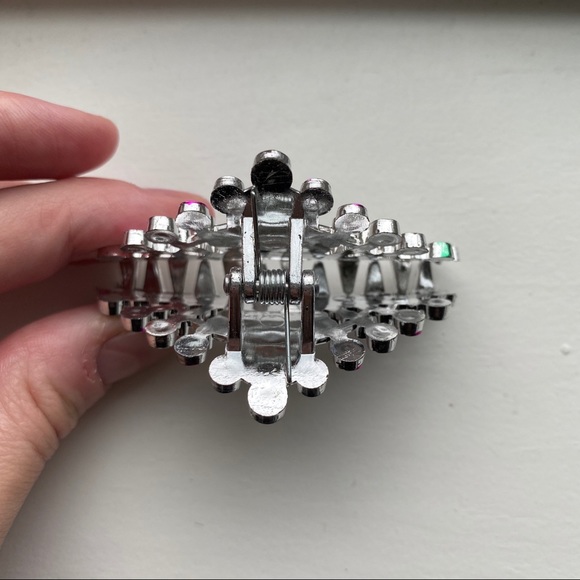 Vintage silver & rhinestone crown hair clip - Picture 3 of 7
